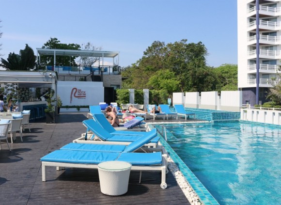THE ROCK HuaHin โรงแรมสุดชิค ทางไปเขาตะเกียบ