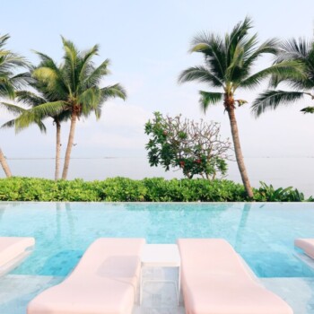 Kram Pattaya โรงแรม “พัทยา” โทนสีขาว-ฟ้า นึกว่าอยู่ซานโตรินี