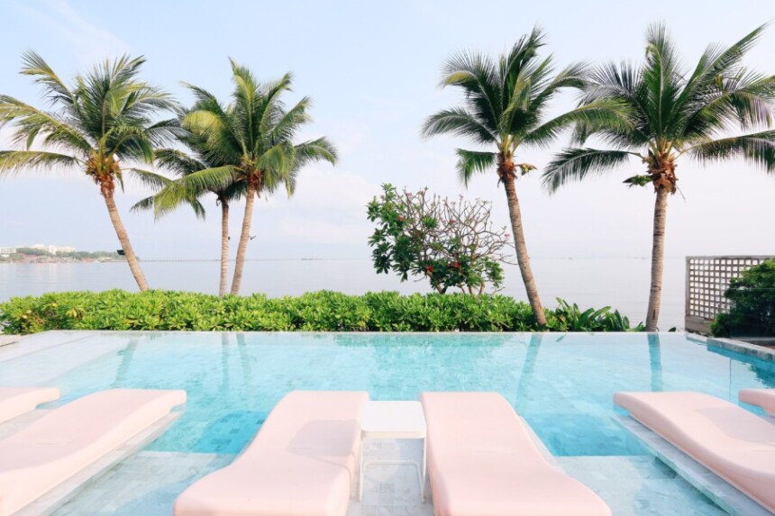 Kram Pattaya โรงแรม “พัทยา” โทนสีขาว-ฟ้า นึกว่าอยู่ซานโตรินี